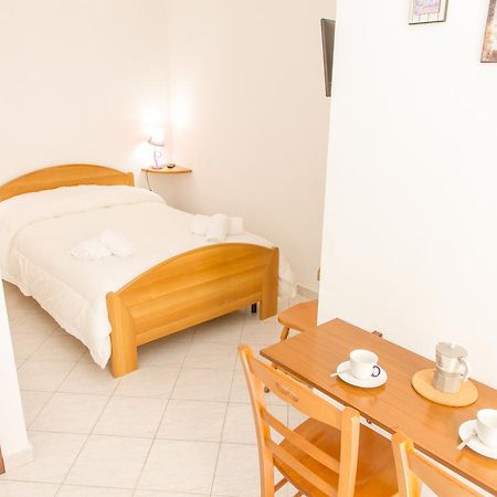 Bordonaro Mini Studio Apartment Cefalu Bagian luar foto