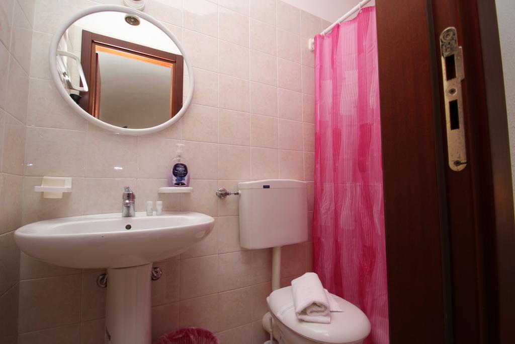 Bordonaro Mini Studio Apartment Cefalu Bagian luar foto